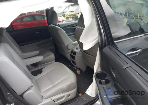 2019 Honda Pilot Touring из США, поврежденный, VIN 5FNYF6H65KB037613